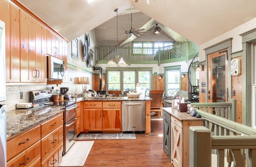 Crosslake Cabin | Large Cabin with Sandy Beach Lakefront on Whitefish Chain and lakeview Hot tub!