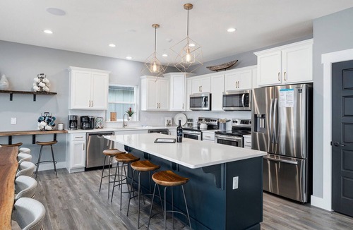 Table Rock House | Large-group Retreat w/Hot Tub, 2 Kitchens, Grill