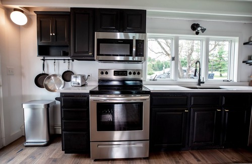 Vergennes House | Large Modern House on Lake Champlain with Private Beach