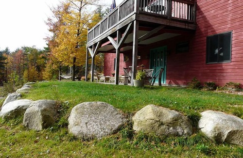 Williamsville House | Large modern house with huge open great room and four large bedrooms with baths