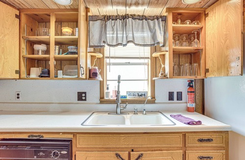 Hydro House | Large Yard & Grill: Oklahoma Family Hideaway!