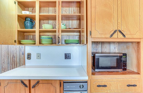 Hydro House | Large Yard & Grill: Oklahoma Family Hideaway!