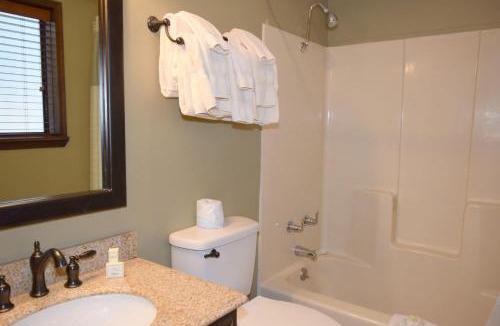 Red River House | Last Chance - Pet Friendly - Satellite - Grill - Fireplace - Close to everything