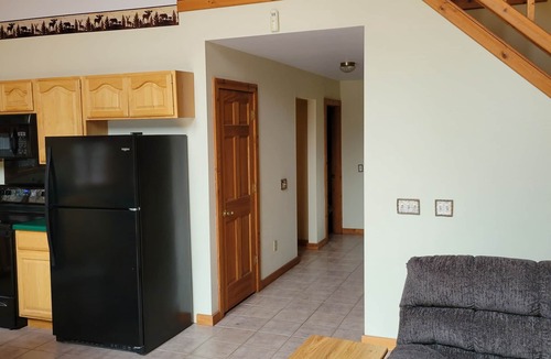 Merrillan Cabin | Lazy Bear Lodge family- friendly cabin near Lake Arbutus & Hatfield