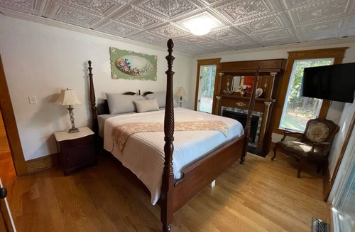 Jim Falls House | Legacy farm waterfront 3-bedroom house in amazing Eau Claire on a horse farm.