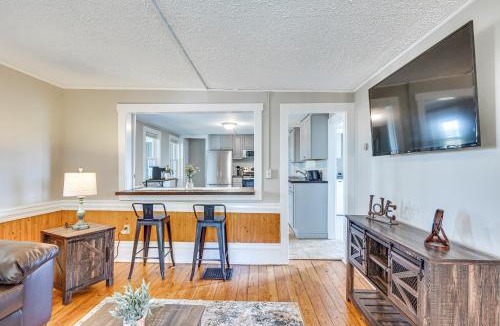 Beebe Plain House | Less Than 1 Mi to Lake Mtn-View Cabin with Porch in Newport