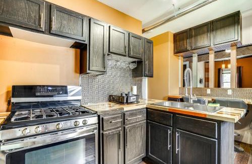 West Side Apartment | Less Than 2 Mi to Dtwn and Mississippi River West Side Home