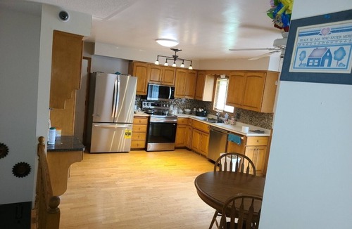 East Bloomington House | Less than a mile to MOA, Walmart