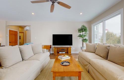 Malletts Bay House | Life on the Lake