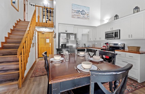 Red River Condo | "Lifts West Condo 212" In town-near Platinum chair lift-Wifi-2 level