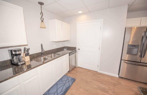 Lilburn Apartment | Lilburn Basement APT A min from stonemountainPark