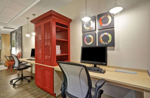 Minnetonka House | Little Home on the Eden Prairie, near shopping.
