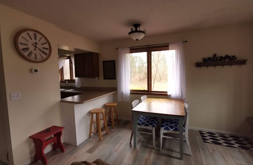 Ladysmith House | Little house in the woods but only 5 minutes from town!