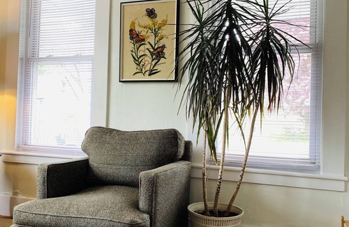 Littleton Apartment | Littleton center vintage themed 1 bed 1 bath. Walk to center.
