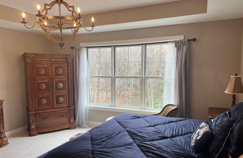 South Burlington House | Located in the quaint town of Shelburne. Newly built and absolutely immaculate