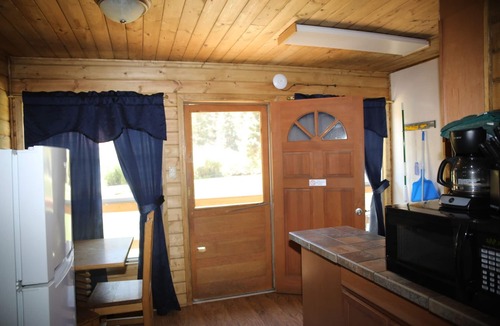 Red River Cabin | Located on our Private Fishing Pond