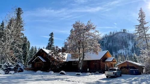 Powell Cabin | Lochsa Lodge