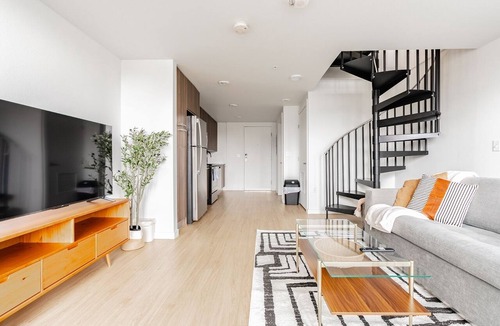West Bellevue Apartment | Loft | Gym, Lounge | Bellevue | Sophari Downtown A