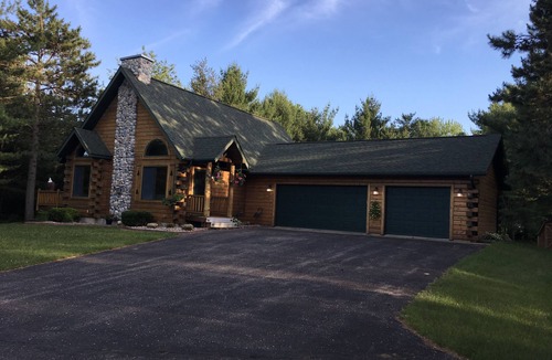Necedah House | Log home with a modern touch