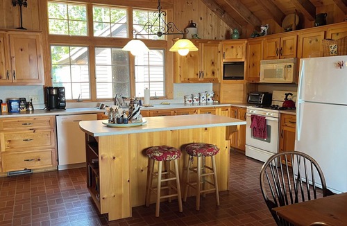 Blue Hill Cottage | Long View Cottage - 3 bedrooms in East Blue Hill