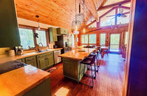 Schroon Lake House | Loose Moose Lodge: Hot Tub, 4-Season Retreat Near Gore Mountain & Schroon Beach