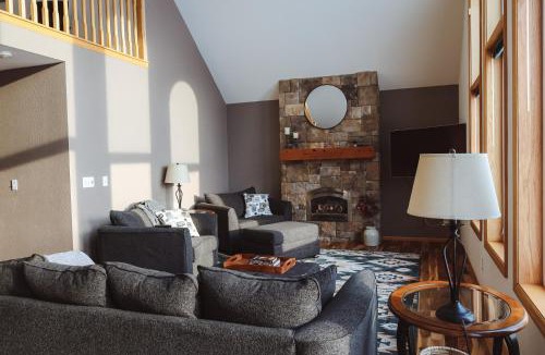 Brainerd House | Love Lake Manor