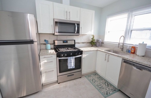 Kutzky Park House | Lovely 2 bedroom apartment near St Mary's Hospital
