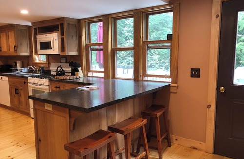 East Calais Cabin | Lovely secluded cabin on VAST trail in VT's "Land of Lakes and Ponds"