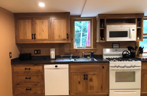 East Calais Cabin | Lovely secluded cabin on VAST trail in VT's "Land of Lakes and Ponds"