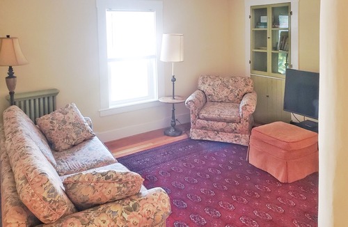 Northampton Apartment | Low-scent, historic downtown gem with sustainability practices throughout.