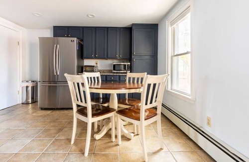 Old North End Apartment | Lower Park · Comfortable & clean close to downtown Burlington