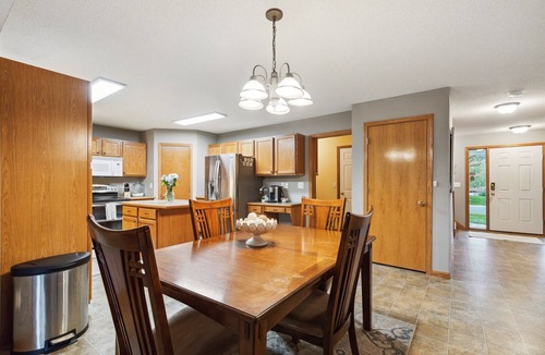Shakopee House | Lucky Loon Family Lodge