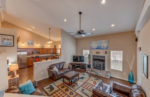 Pepin Condo | Lumberyard Lofts - 15 Bedrooms By Lake Pepin