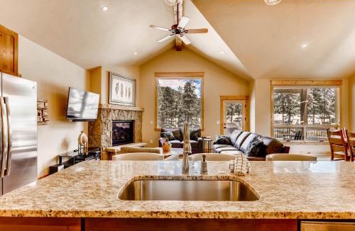 River Run House | Luminous 3Br Escape-River Run Townhome with Private Hot Tub