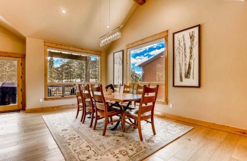 River Run House | Luminous 3Br Escape-River Run Townhome with Private Hot Tub