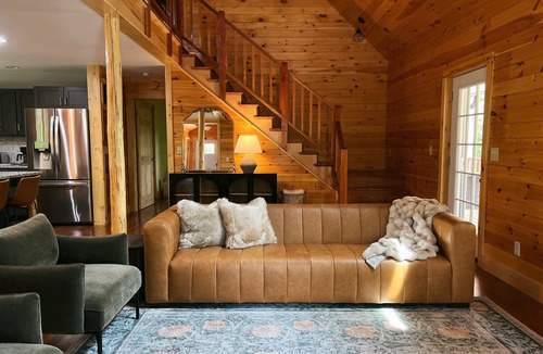 Jay Cabin | Luxe, New Build, Hot Tub, Treehouse, near Whiteface