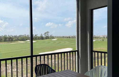 Venice Condo | Luxurious 2/bed, 2/bath condo in beautiful golf community