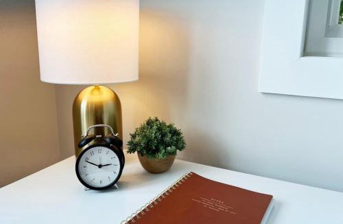 Gulph Mills Apartment | Luxurious 2 King Beds Apt Family Friendly Sleeps 5