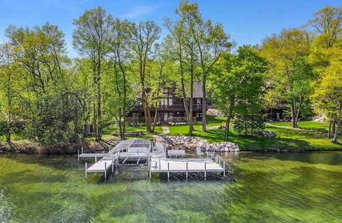 Nisswa Cabin | Luxurious Expansive Cabin Escape on Gull Lake!
