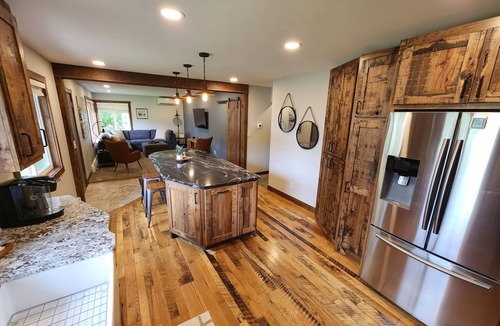 Hudson House | Luxurious remodel near historic downtown Hudson!