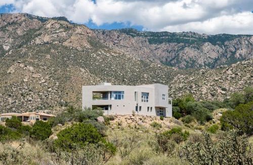 Sandia Heights South House | Luxury 4BR Retreat with Mountain views