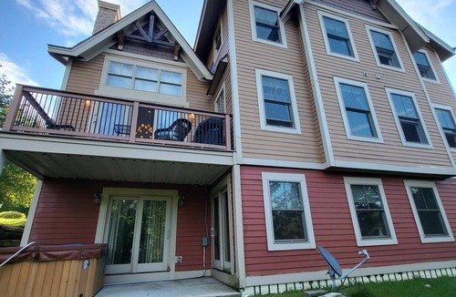 West Dover House | Luxury 5 bedroom ski house- 5 min from slopes
