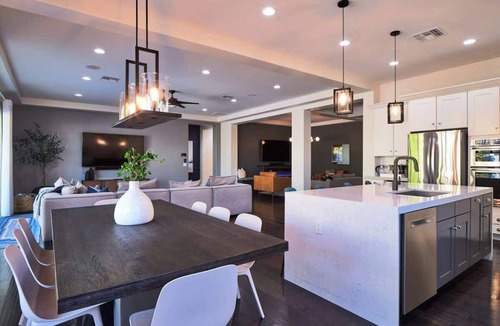 Camelback East House | Luxury Arcadia Resort w/2 King Suites & Salt Pool
