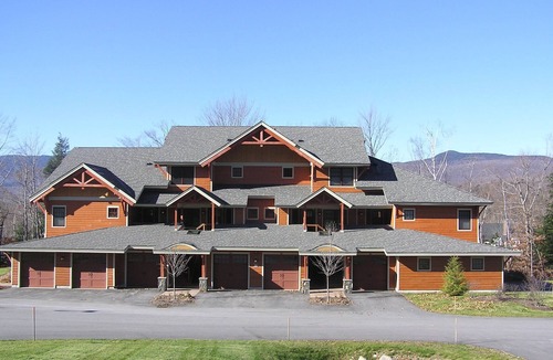 Lincoln Condo | Luxury Condo Loon Mtn Steps Away to Ski Lifts Backs up to Pemi River in Lincoln