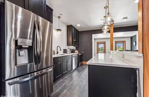 Waseca County House | Luxury Countryside Home! Sleeps 22+/Pickleball