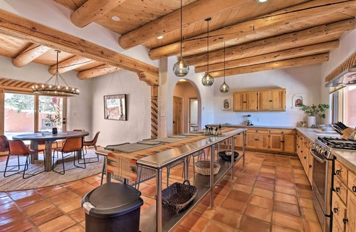 El Prado House | Luxury Home Sleeps 10 with Game Room - Room for the whole family