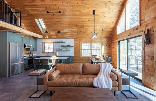 Northwoods Beach Cabin | Luxury Lakefront Northwoods Home on LCO - 20min from Hayward
