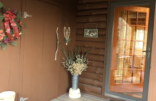 Ashfield House | Luxury log cabin with views to Mt. Monadnock