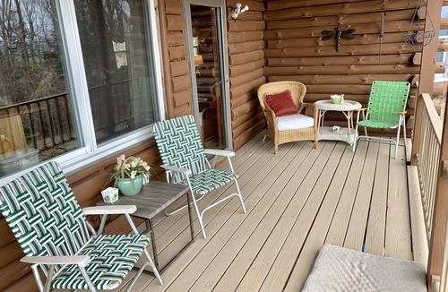 Ashfield House | Luxury log cabin with views to Mt. Monadnock