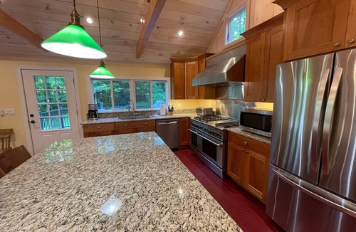 Williamsville House | Luxury Newly Renovated 3 Bedroom Home Close to Brattleboro and Mount Snow